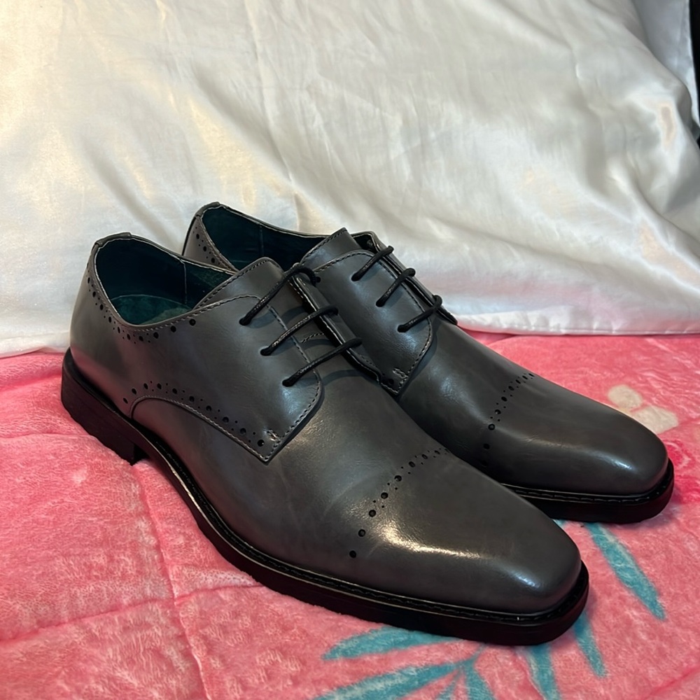 SALE 🔥🔥Classic Grey Leather Dress Shoes. Size: 10